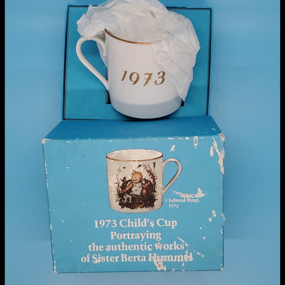 HUMMEL dated1973 child's cup Sister Berta vintage golden trim set piece retro